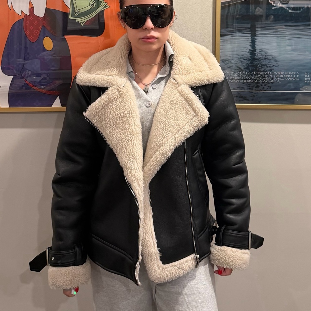 Topshop faux leather shearling aviator biker jacket in black - Picture 2 of 11